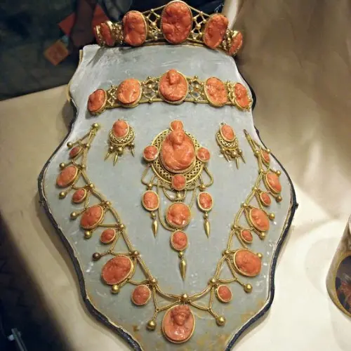 Regency Era carved gemstone Coral Parure